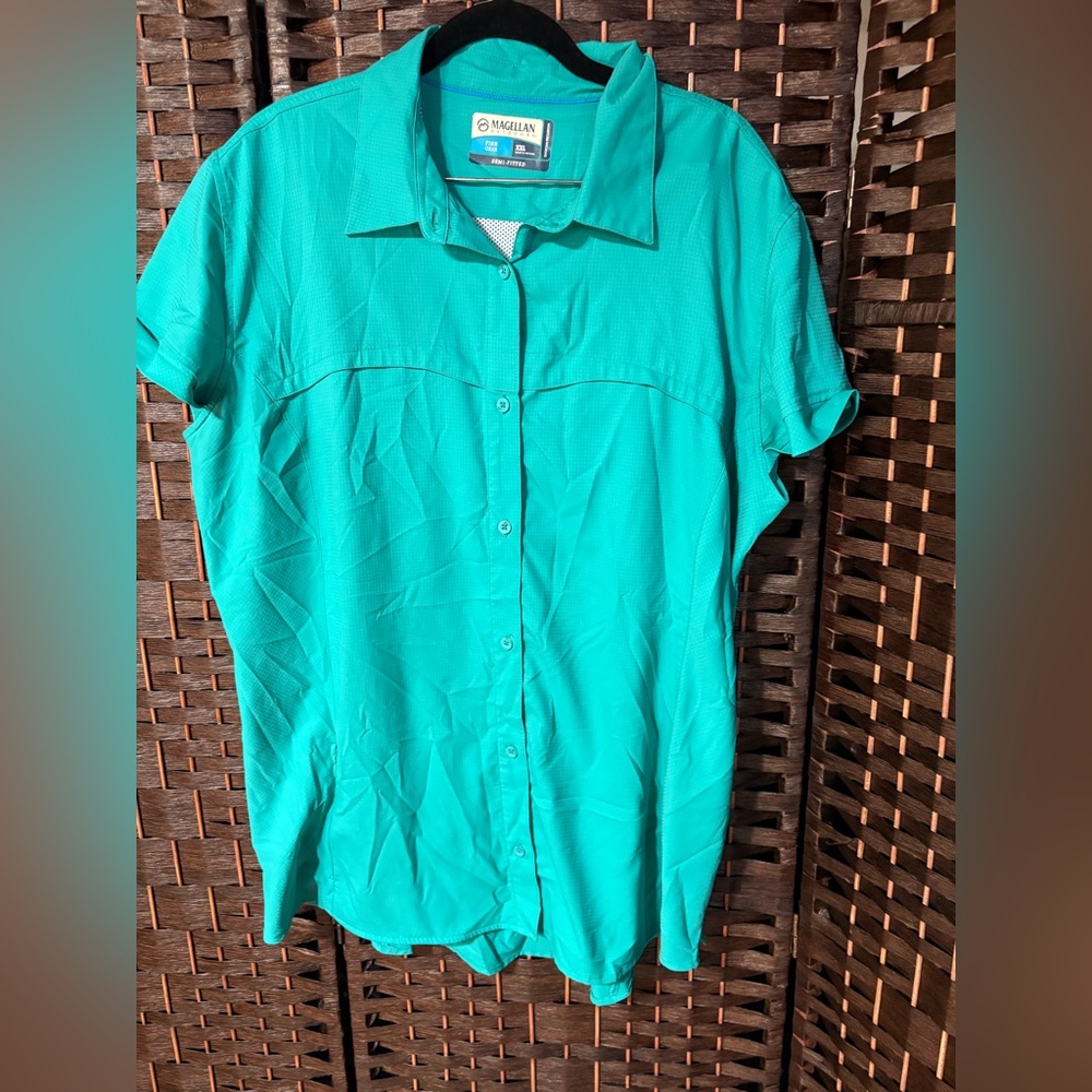 Magellan Outdoors Women’s Fish Gear XXL Teal Moisture Wicking Fishing Shirt